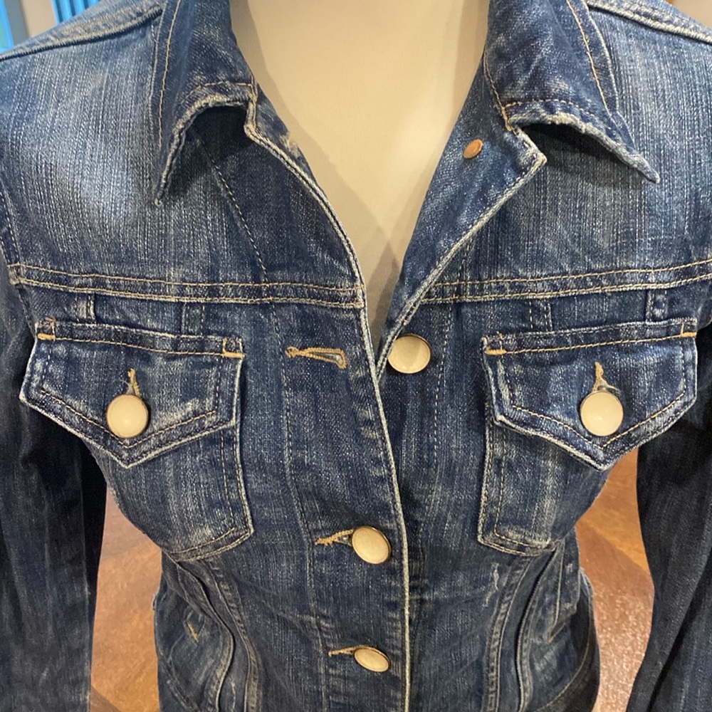 Trf  Denim with retro buttons distressed denim jacket size small